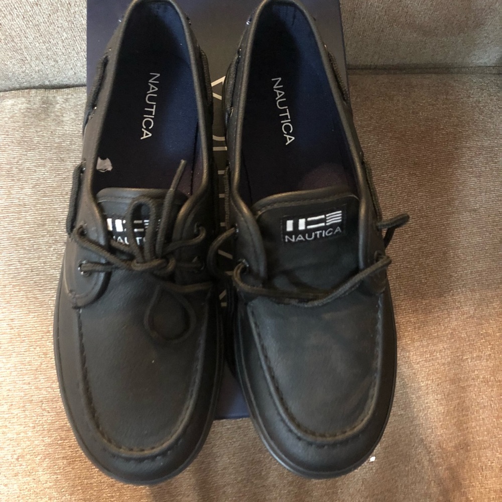 Nautica boys sz 5 dress shoes NEW!